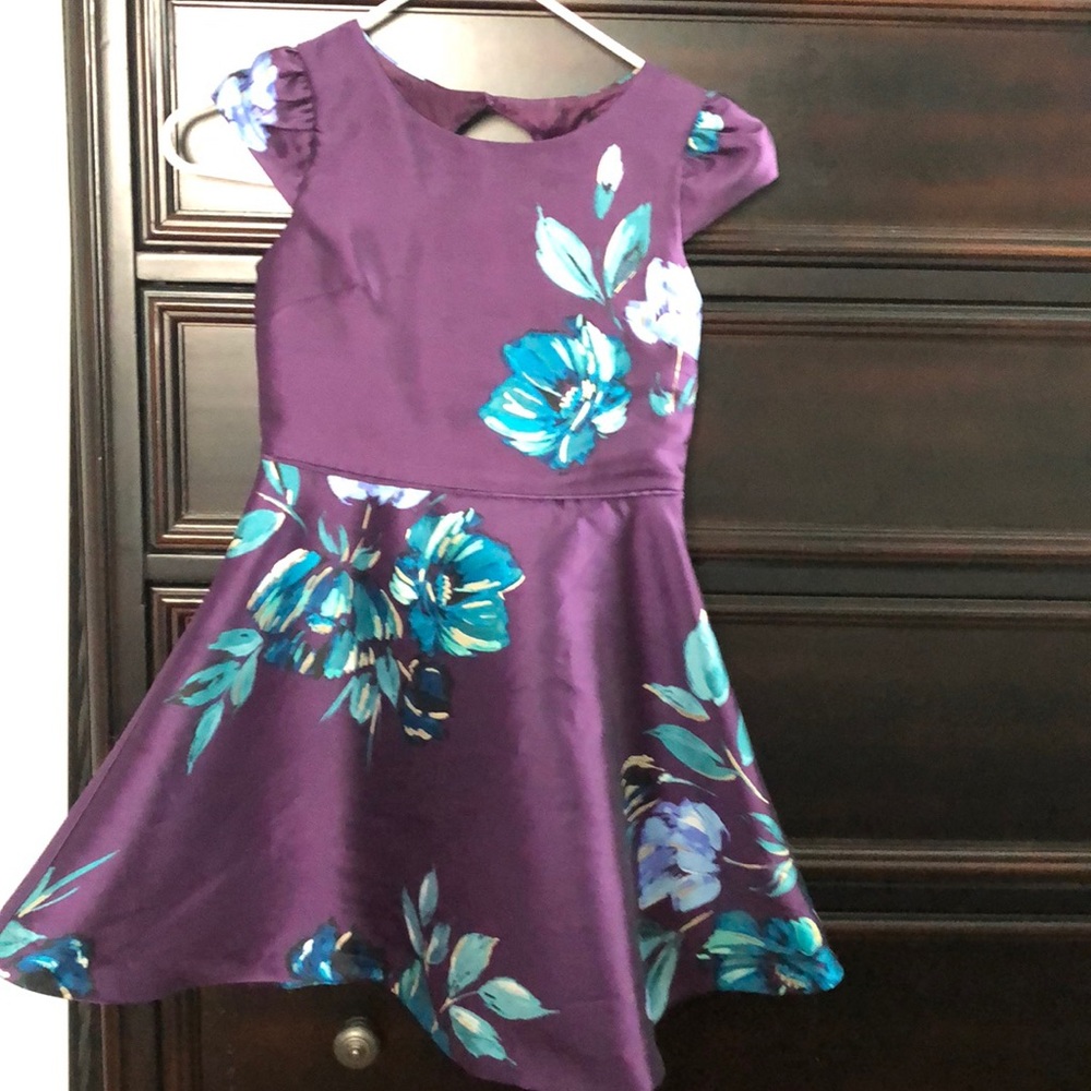Girl’s dressy dress